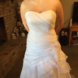 David’s Bridal White Wedding Dress